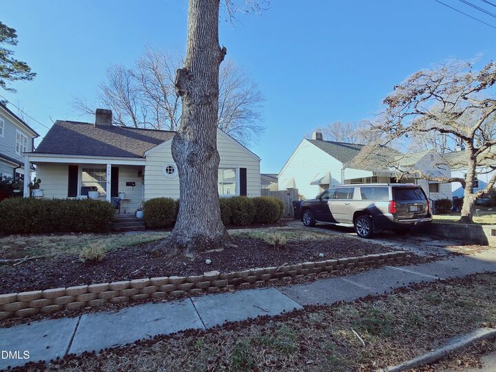 Property Photo:  406 Bickett Boulevard  NC 27608 