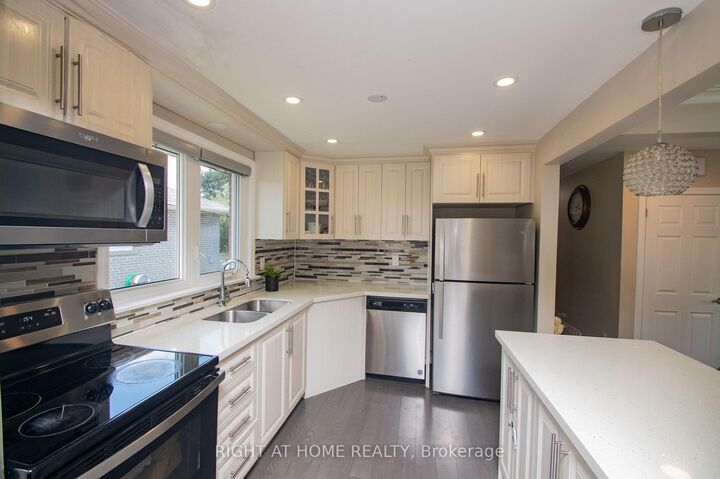 65 Bridgenorth Crescent — photo 1