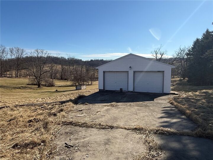 Property Photo: 195 Vaneal Rd PA 15301