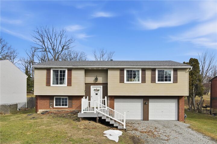 Property Photo:  181 Jade Dr  PA 15147 