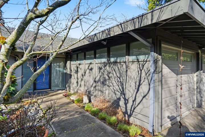 Property Photo:  3455 Biegler Ln S  OR 97302 