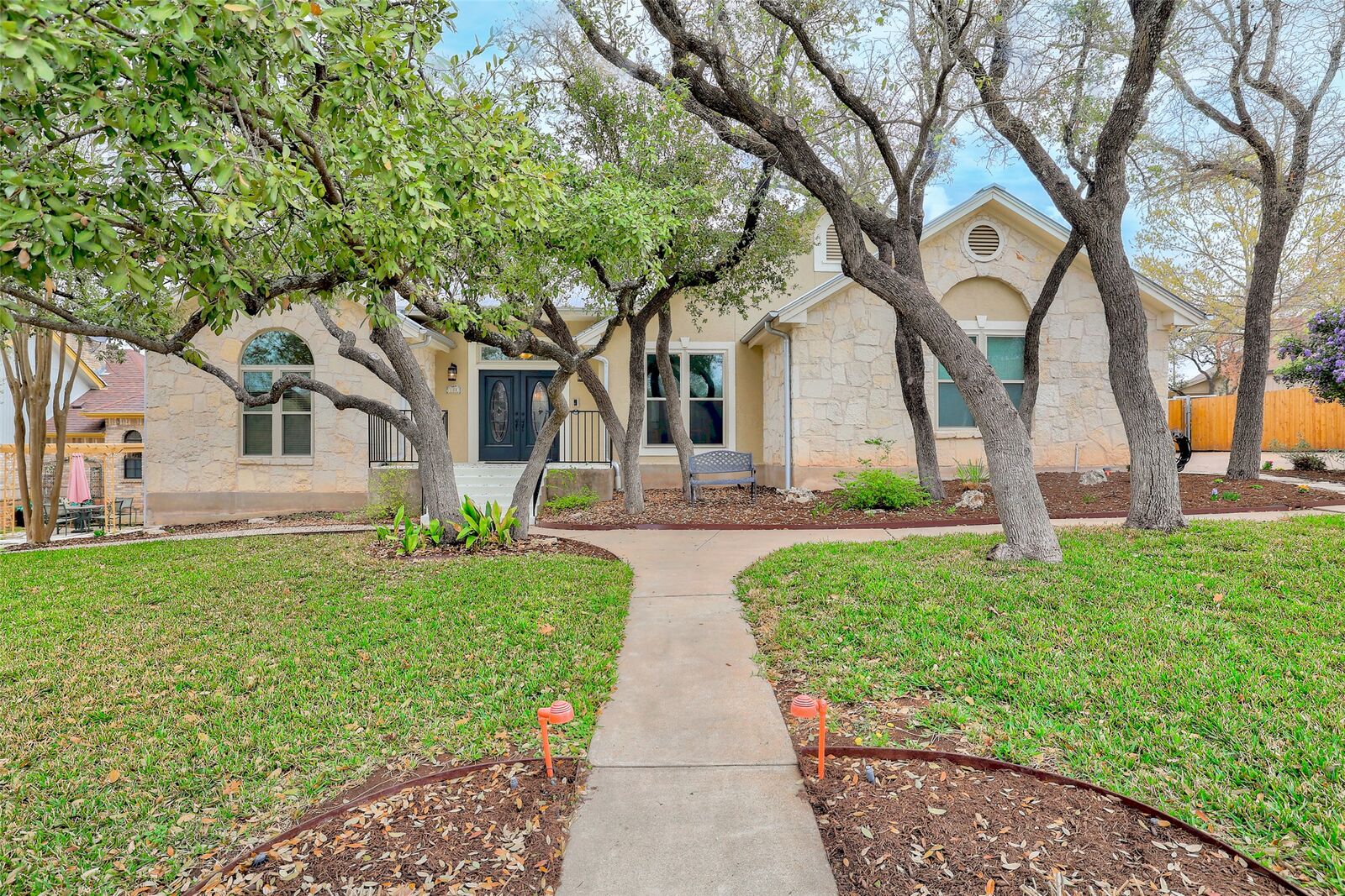 Property Photo:  108 S Ridge Circle  TX 78628 