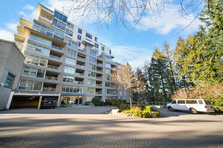 9232 University Crescent 409 — photo 1