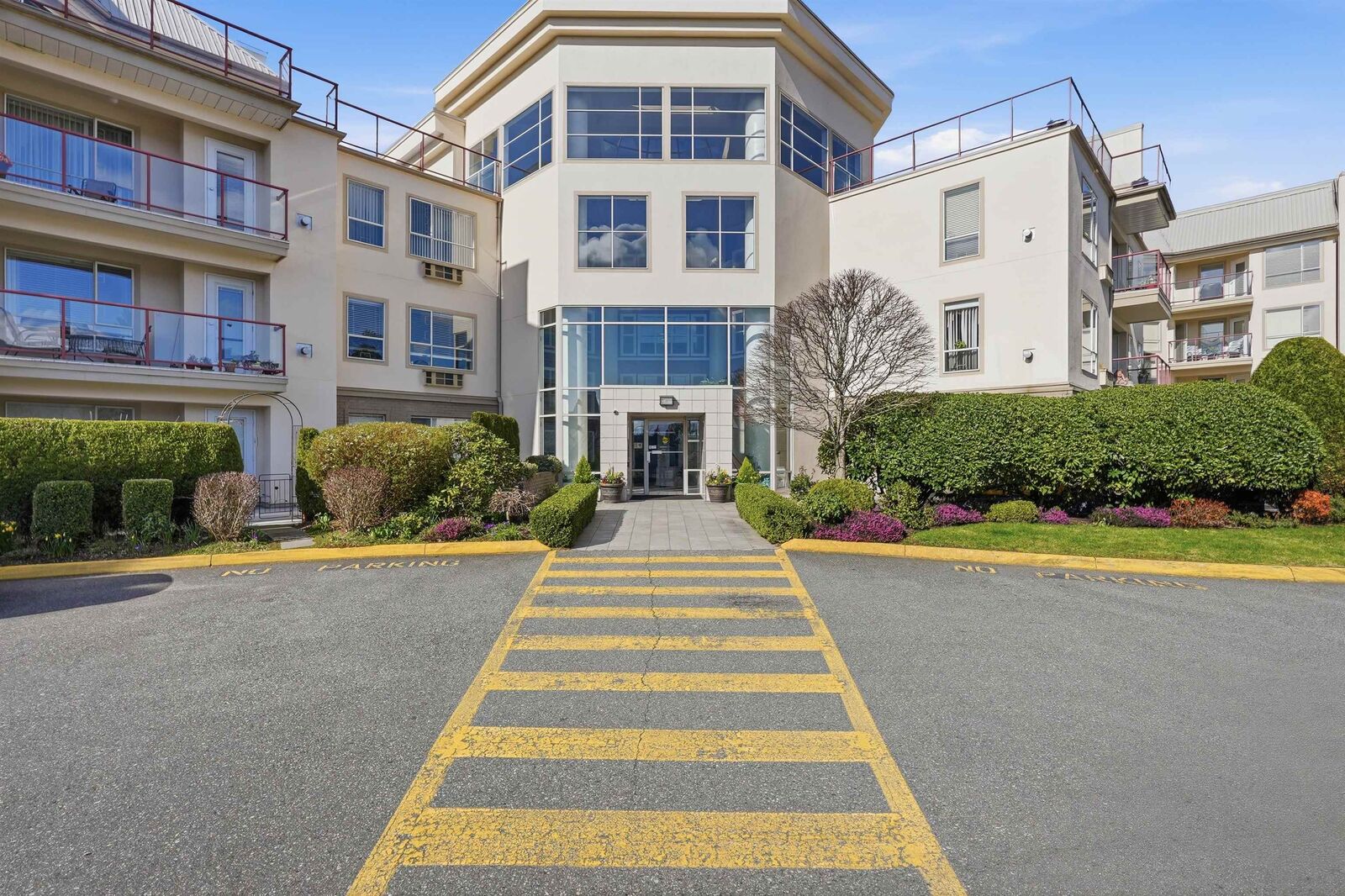 Property Photo: 2626 Countess Street 411 BC V2T 2V7