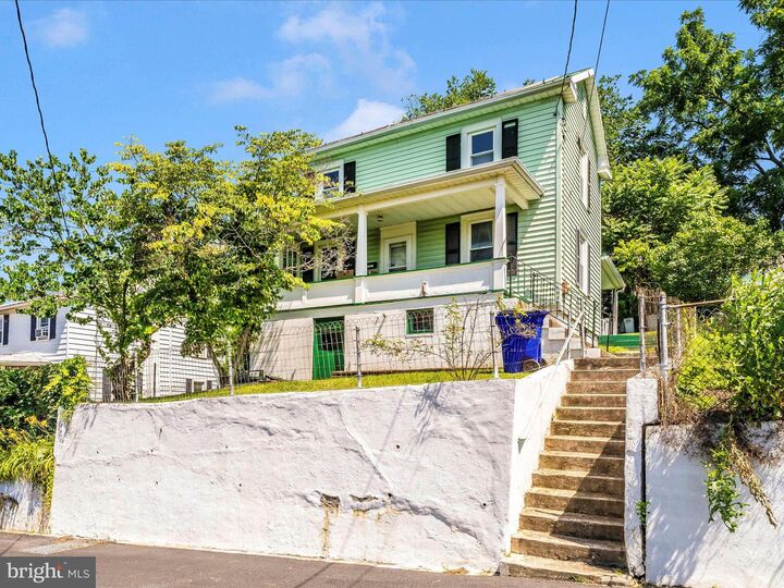 Property Photo:  7 W B Street  MD 21716 