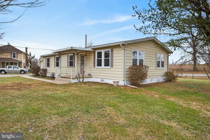 Property Photo:  4918 Pleasant Valley Road  PA 17406 