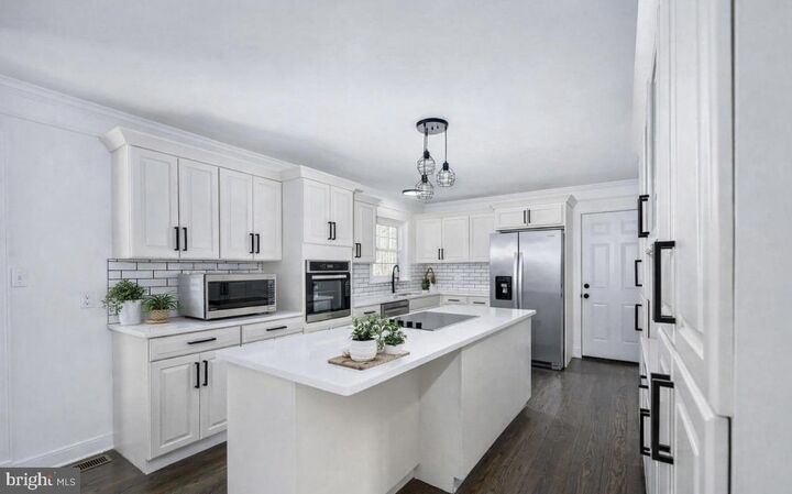 Property Photo:  306 Clydesdale Court  VA 22551 