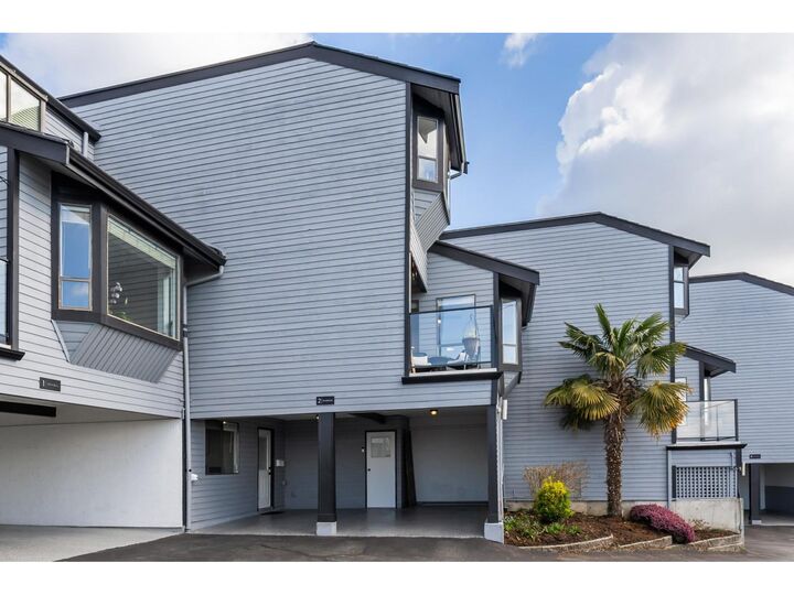 Property Photo:  14985 Victoria Avenue 2  BC V4B 1G2 