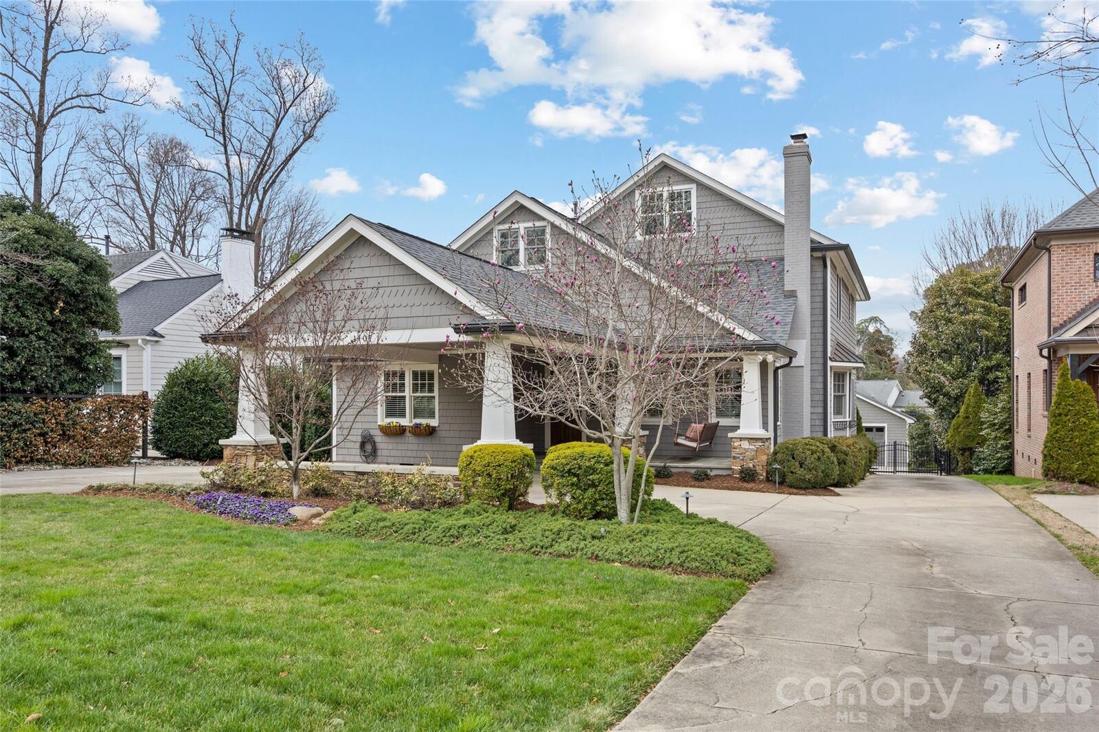 Property Photo:  1407 Lilac Road  NC 28209 