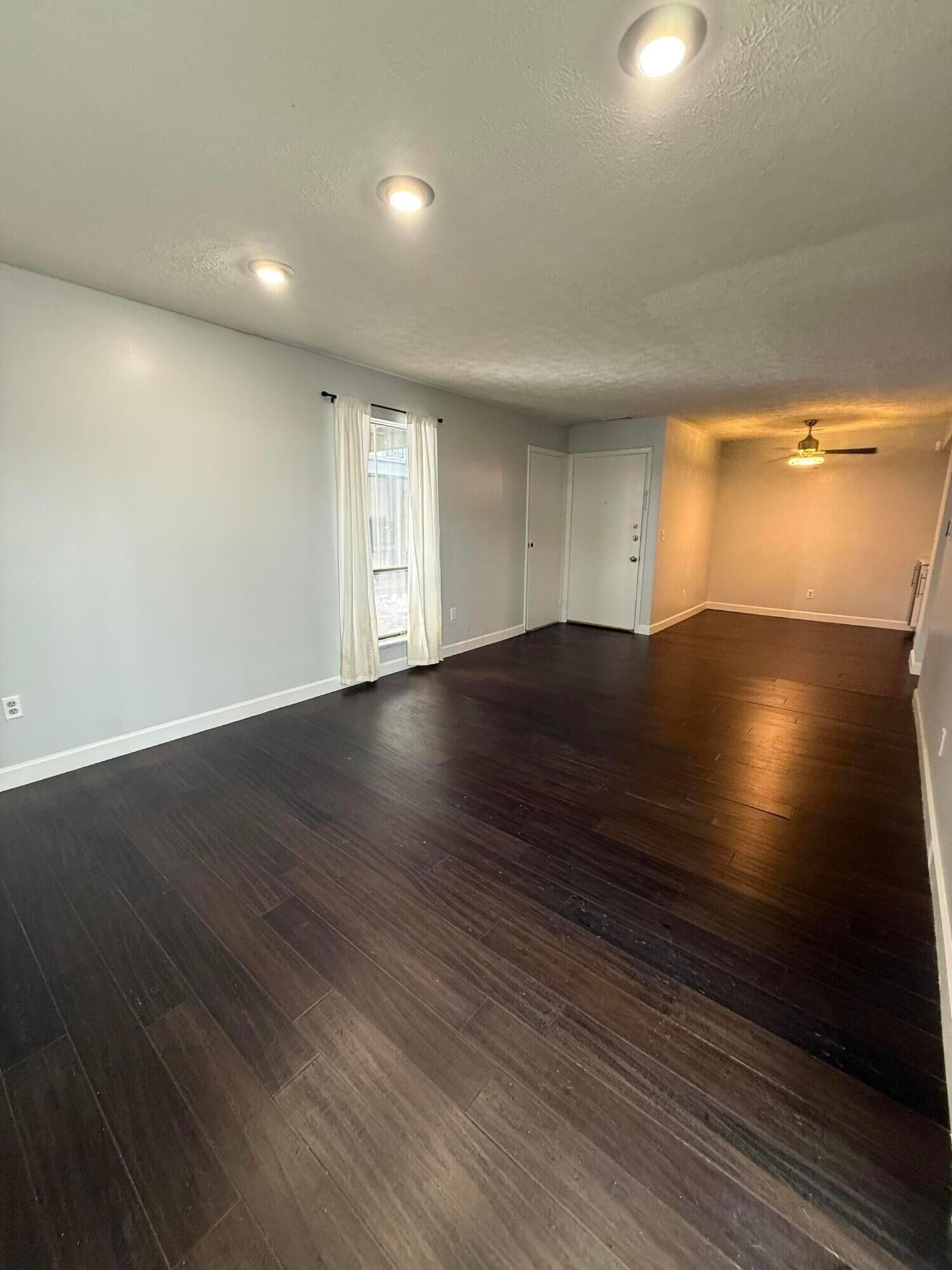 Property Photo: 1094 Merrimar S Circle OH 43220