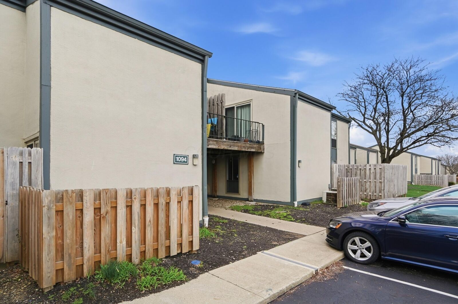 Property Photo: 1094 Merrimar S Circle OH 43220