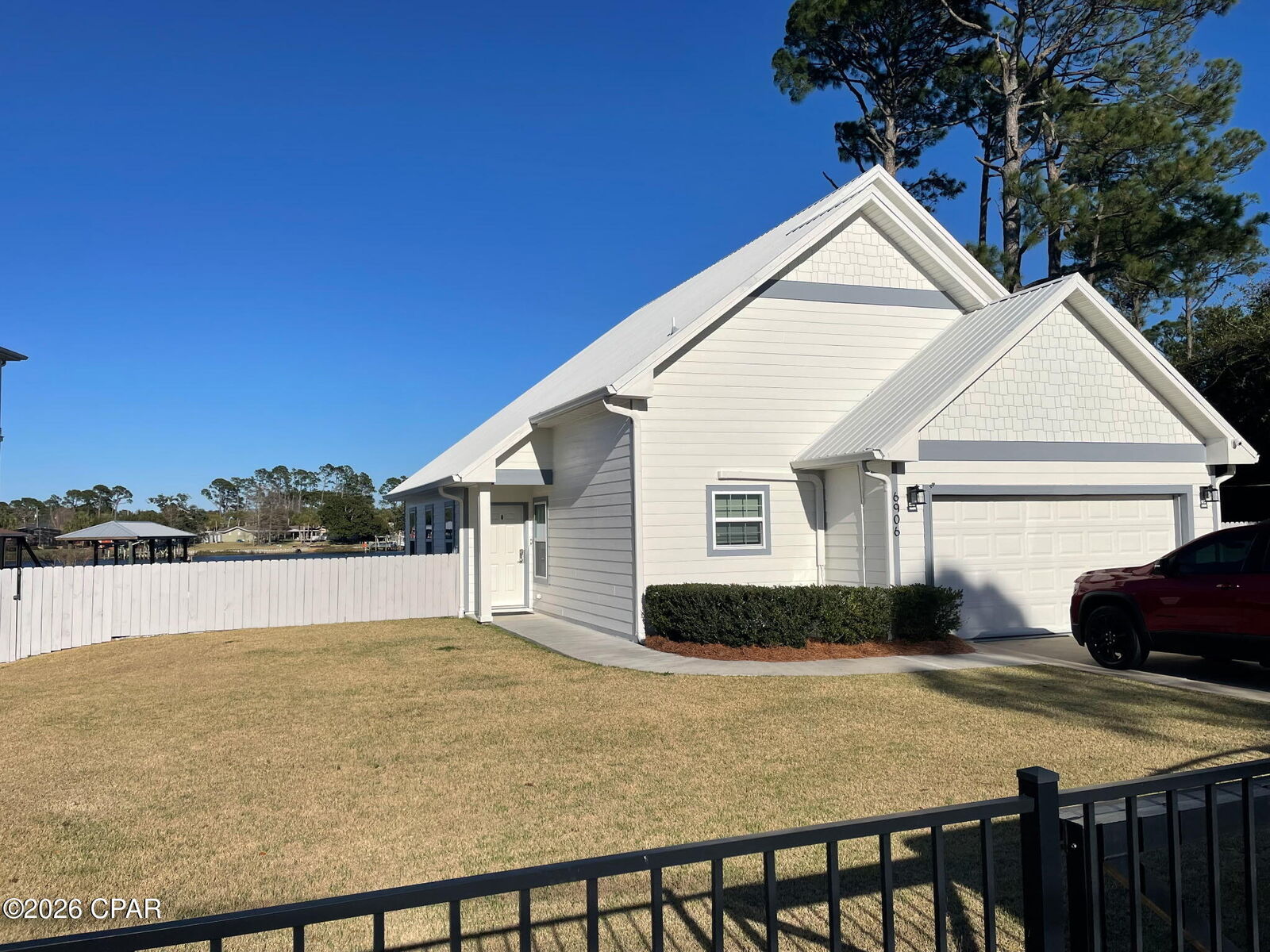 Property Photo:  6906 S Lagoon Drive  FL 32408 