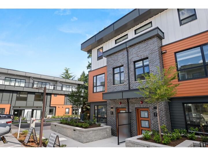 Property Photo:  20926 83 Avenue 8  BC V2Y 3Y9 