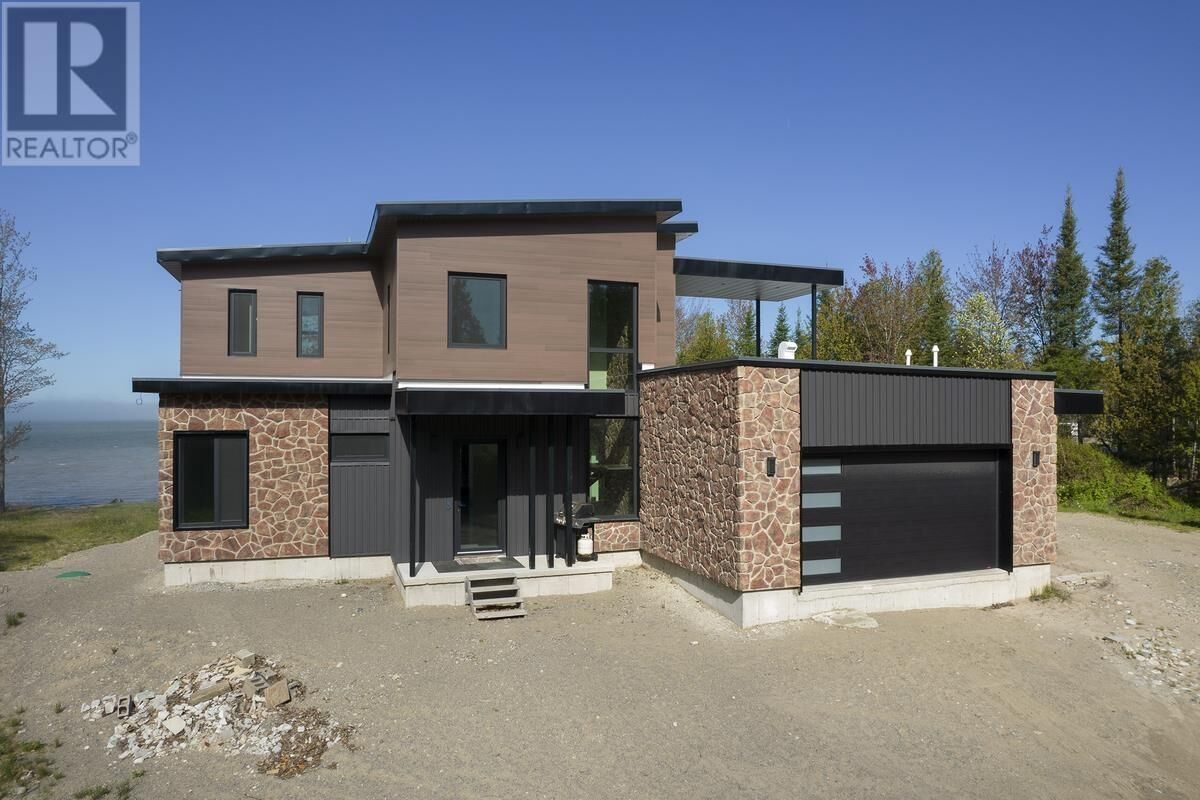 Property Photo:  937 Sunnyside Beach Rd  ON P6A 6K4 