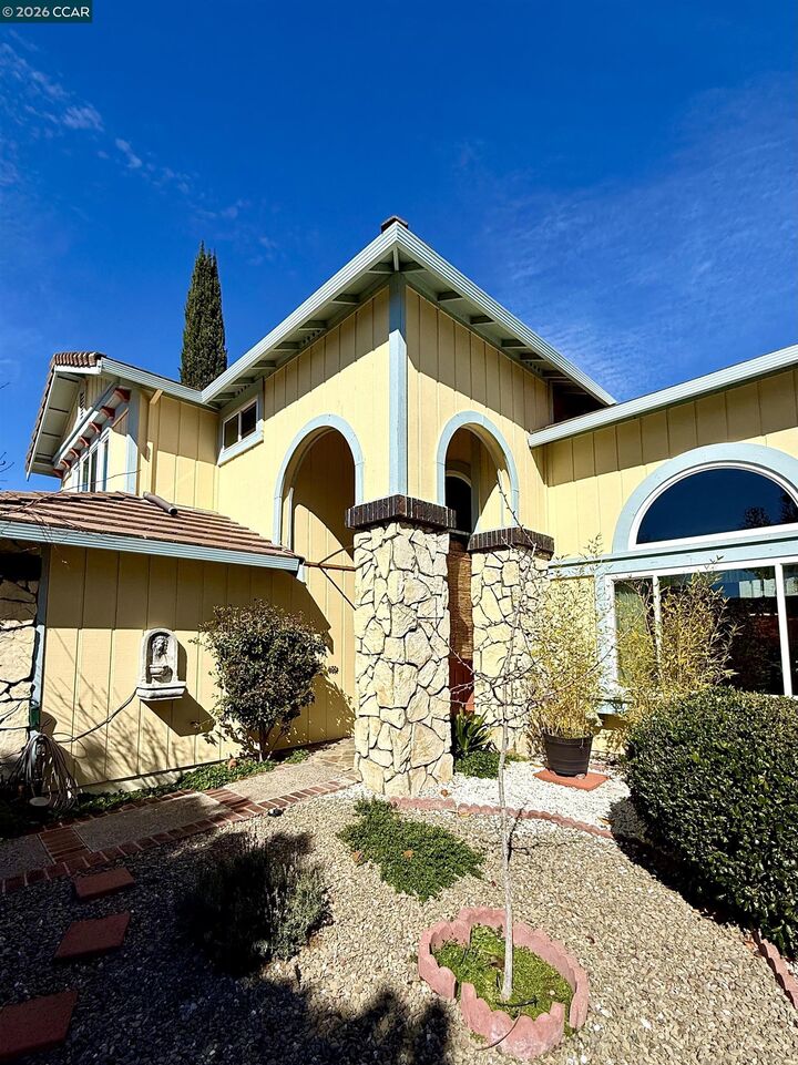 Property Photo:  2504 Brocket Court  CA 94531 