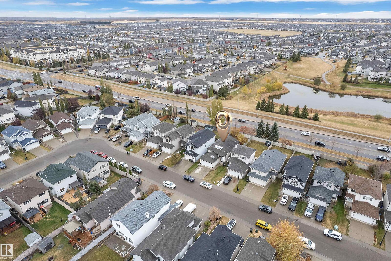 Property Photo:  3307 24 Avenue NW  AB T6T 1Y6 