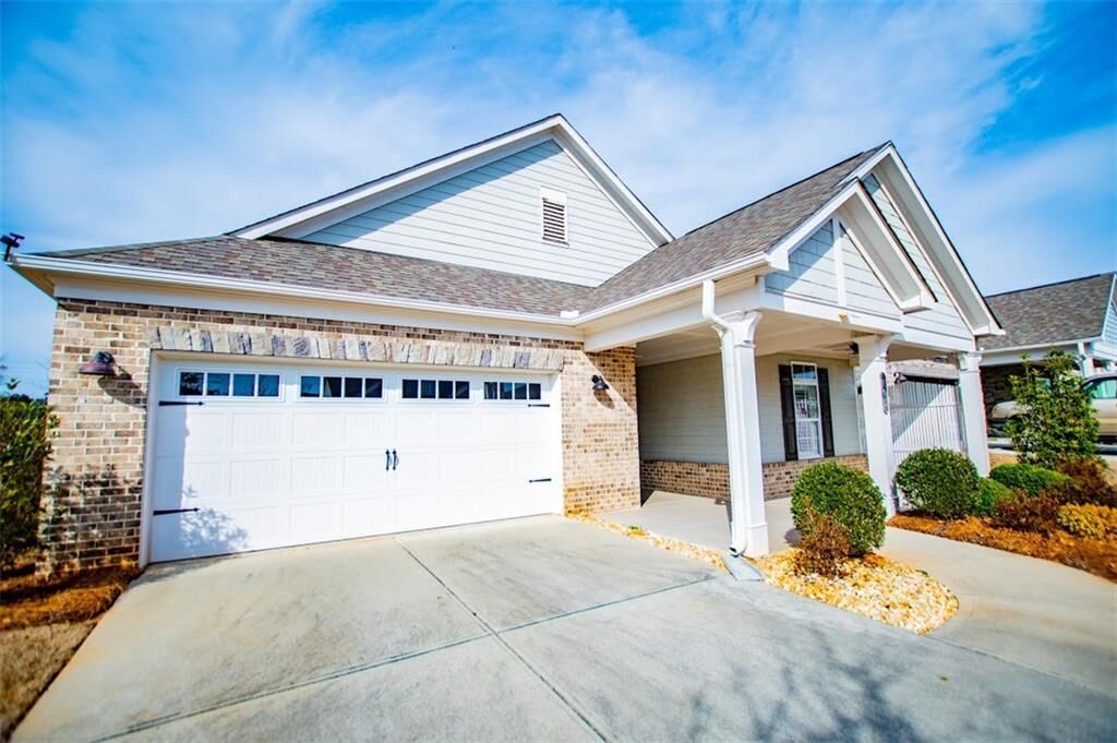 Property Photo:  100 Foxgate Path  GA 30117 