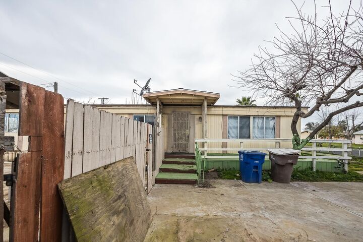 Property Photo: 9631 Garden CA 93230