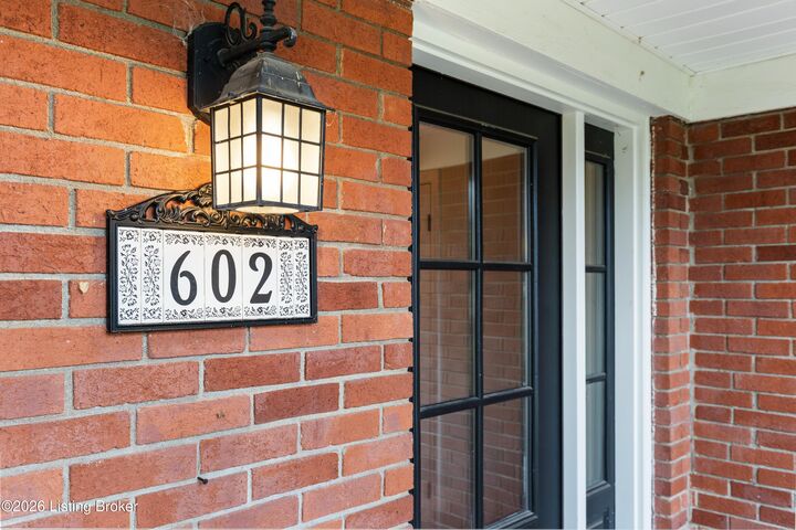Property Photo:  602 Linden Dr  KY 40223 