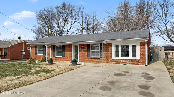 Property Photo:  468 Crestwood Ln  KY 40229 