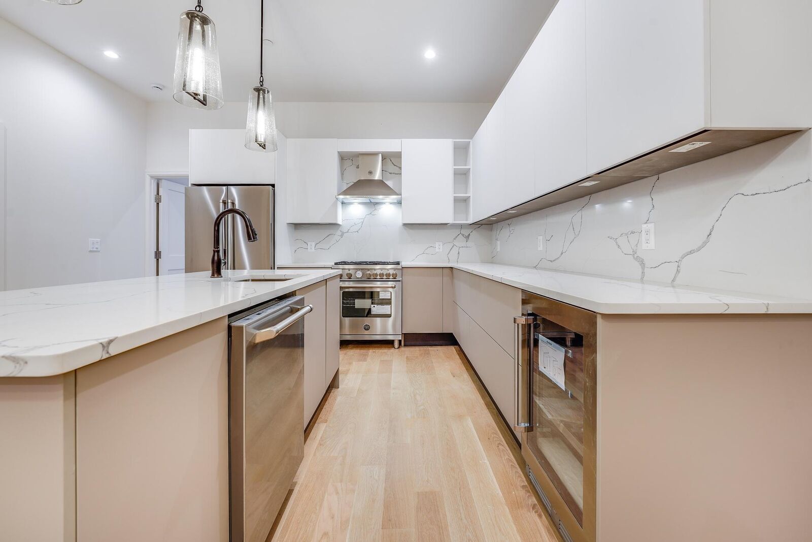 Property Photo:  1021 Washington St 4  NJ 07030 