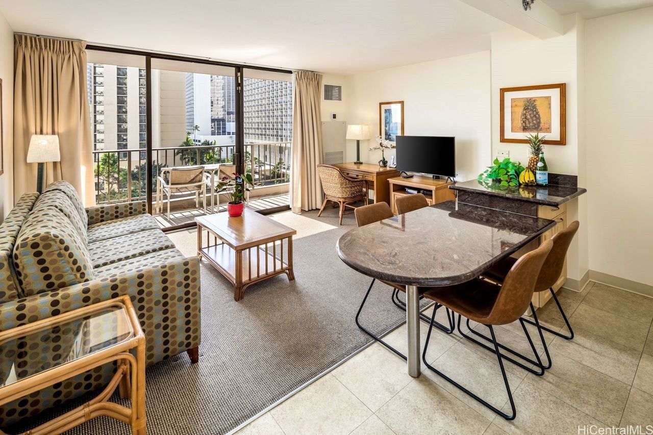 Property Photo:  229 Paoakalani Avenue 906  HI 96815 