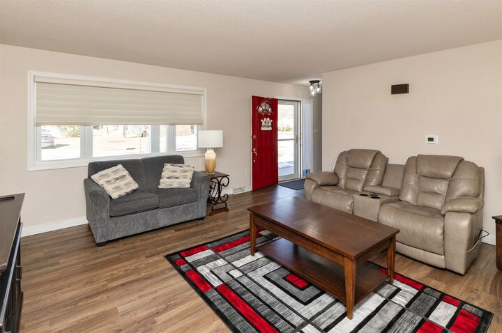 Property Photo:  820 Summer Meadows Court  IA 50220 