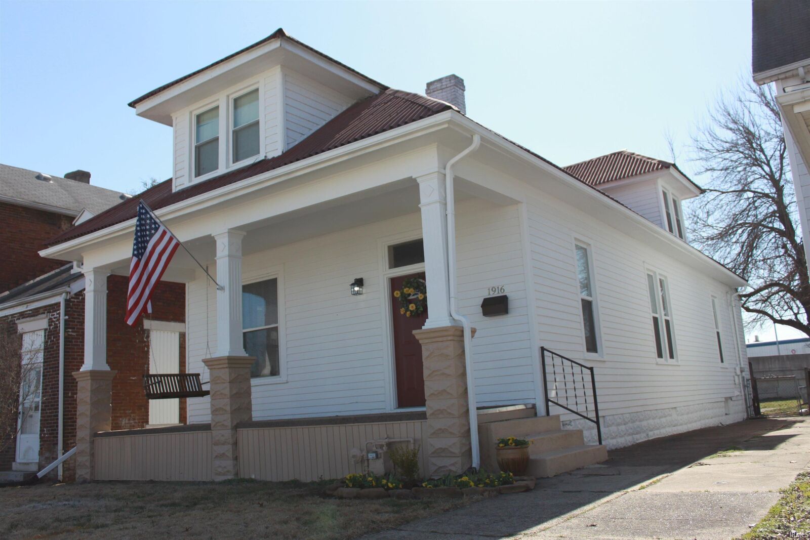 Property Photo:  1916 W Indiana Street  IN 47712 