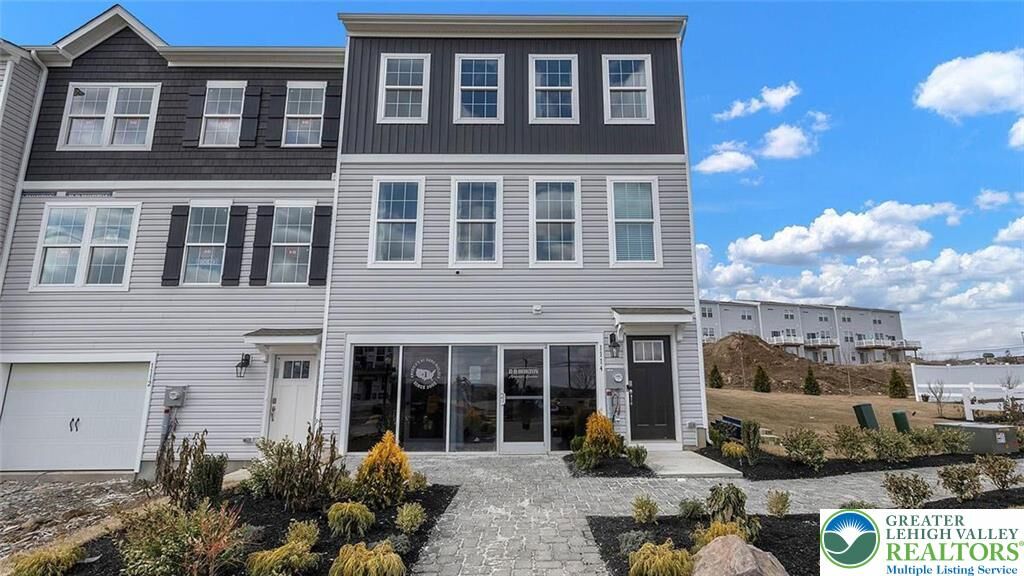 Property Photo:  1132 Meadowlark Drive  PA 18051 