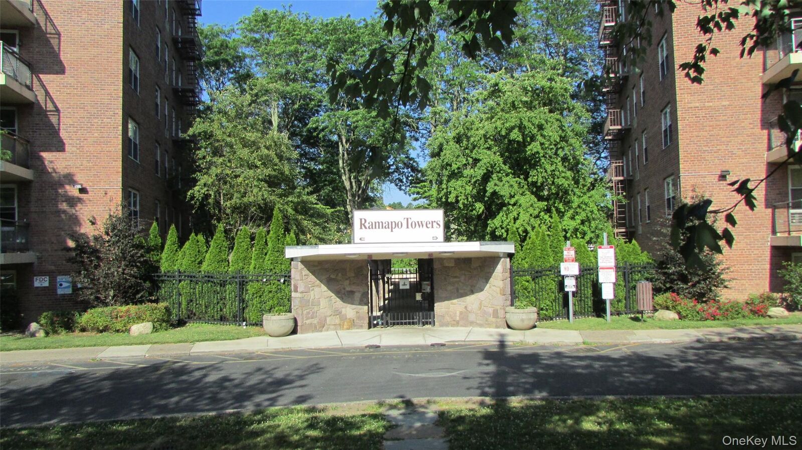 Property Photo:  30 Cole S 1 L  NY 10977 
