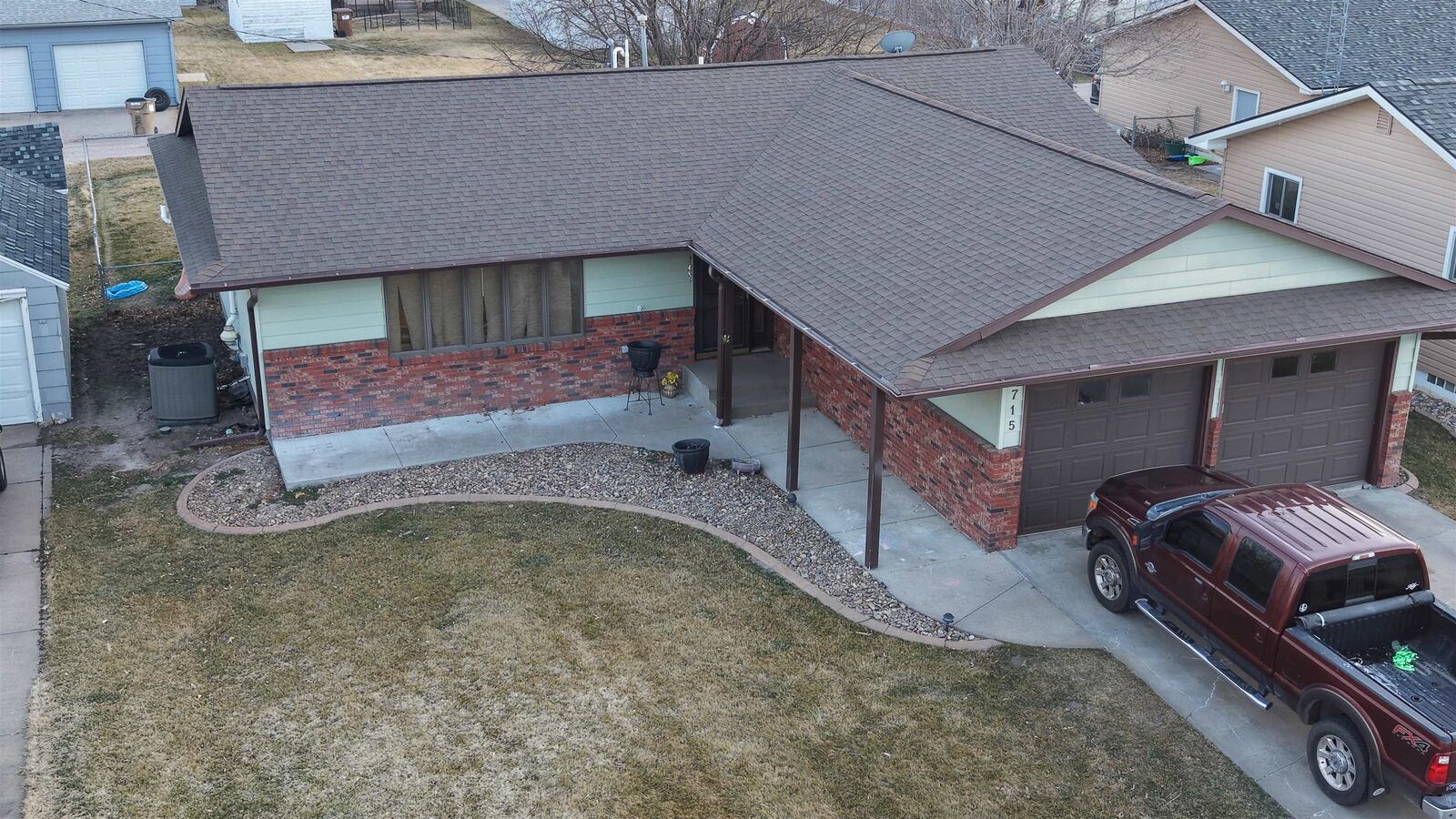 Property Photo: 715 18th St NE 69138