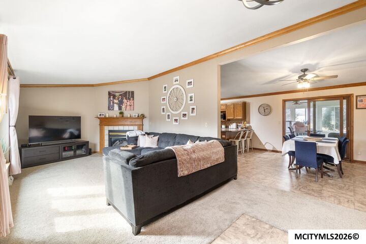 Property Photo:  2037 12th NE  IA 50401 