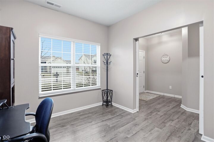 Property Photo:  2904 Arklow Way  IN 46112 