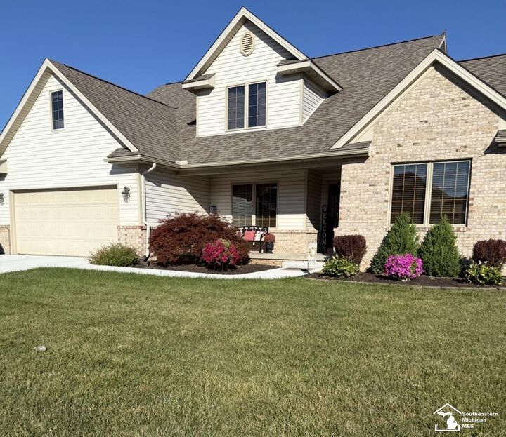 Property Photo:  15285 Oak Knoll Drive  MI 48161 