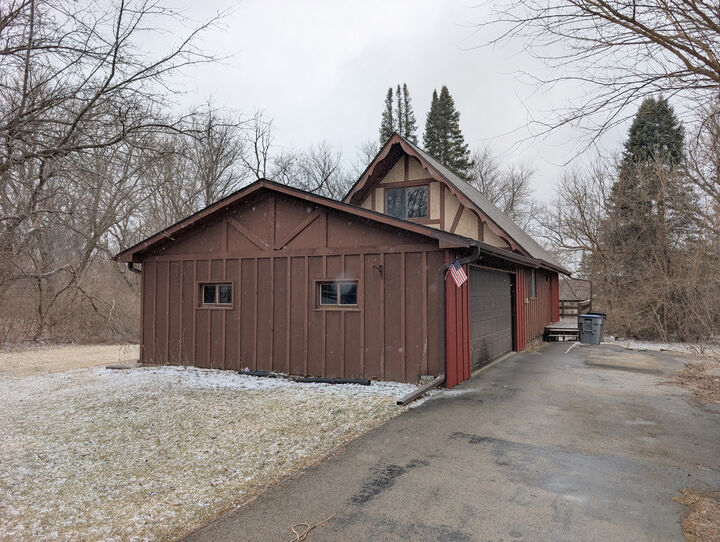 Property Photo:  404 Atlantic Drive NE  IL 61065 