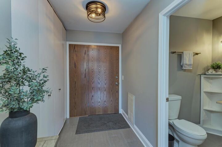 Property Photo: 6010 Oakwood Drive 3B IL 60532