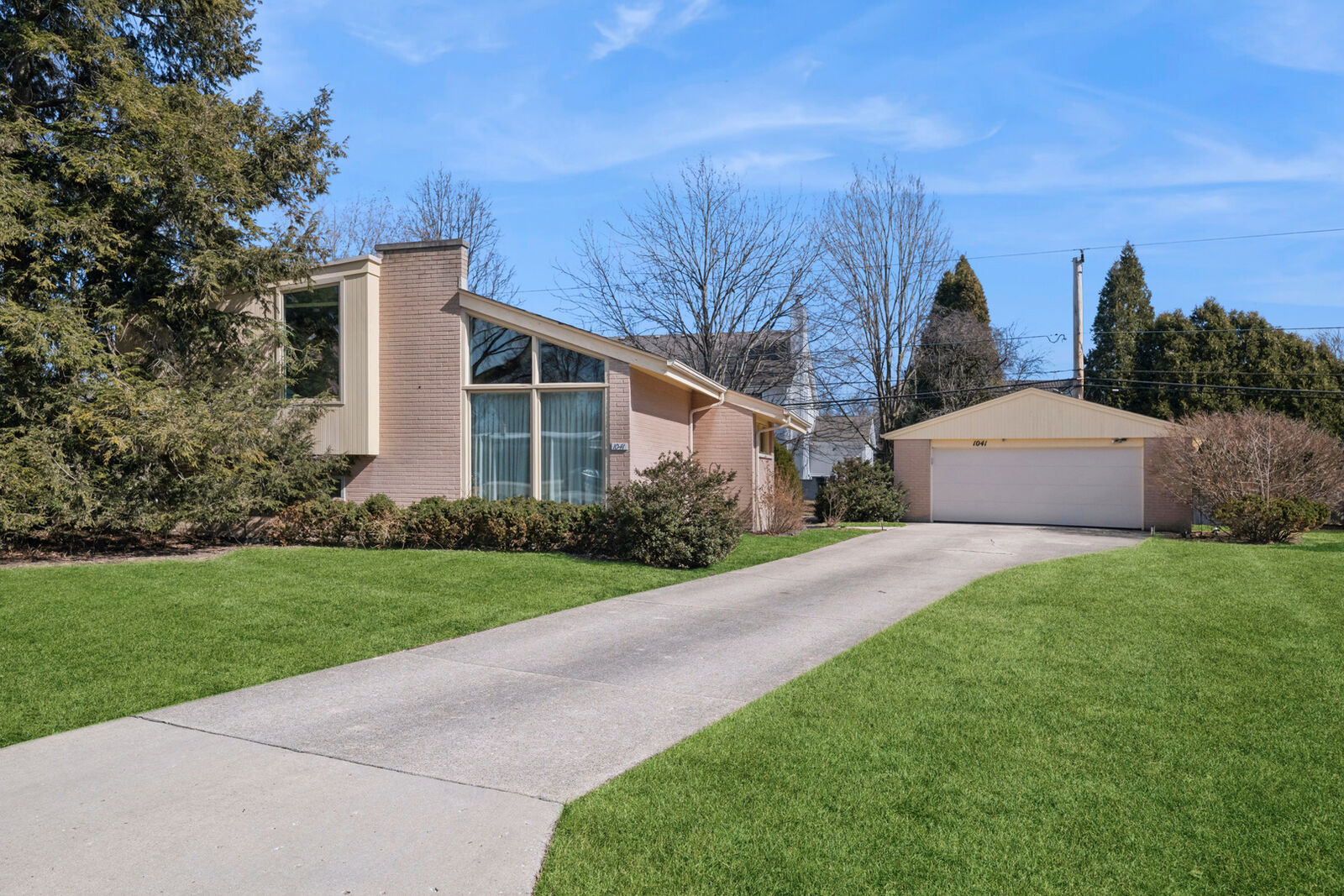 Property Photo:  1041 Arbor Lane  IL 60025 