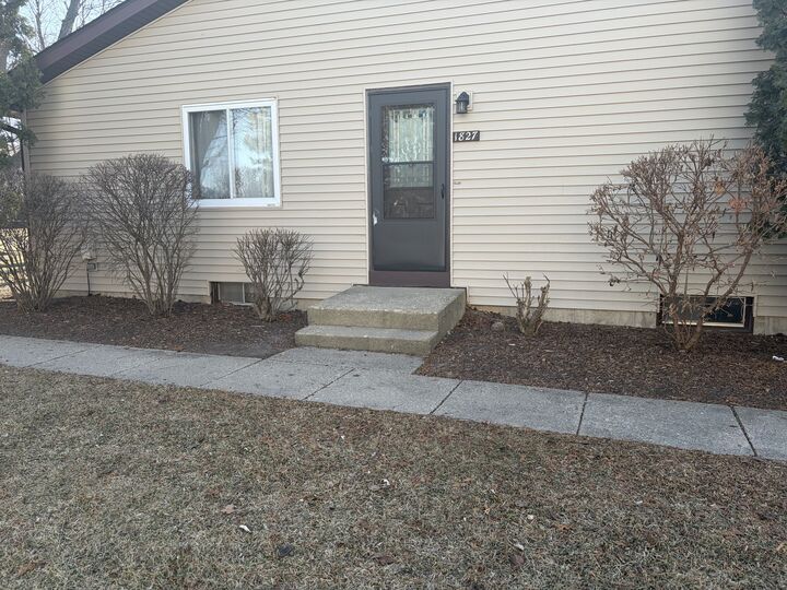 Property Photo:  1827 Kerrybrook Court 427  IL 60178 