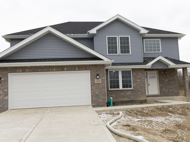 Property Photo:  1429 Parliament Street  IL 60417 