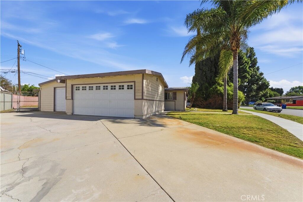 Property Photo:  20020 Alburtis Avenue  CA 90715 