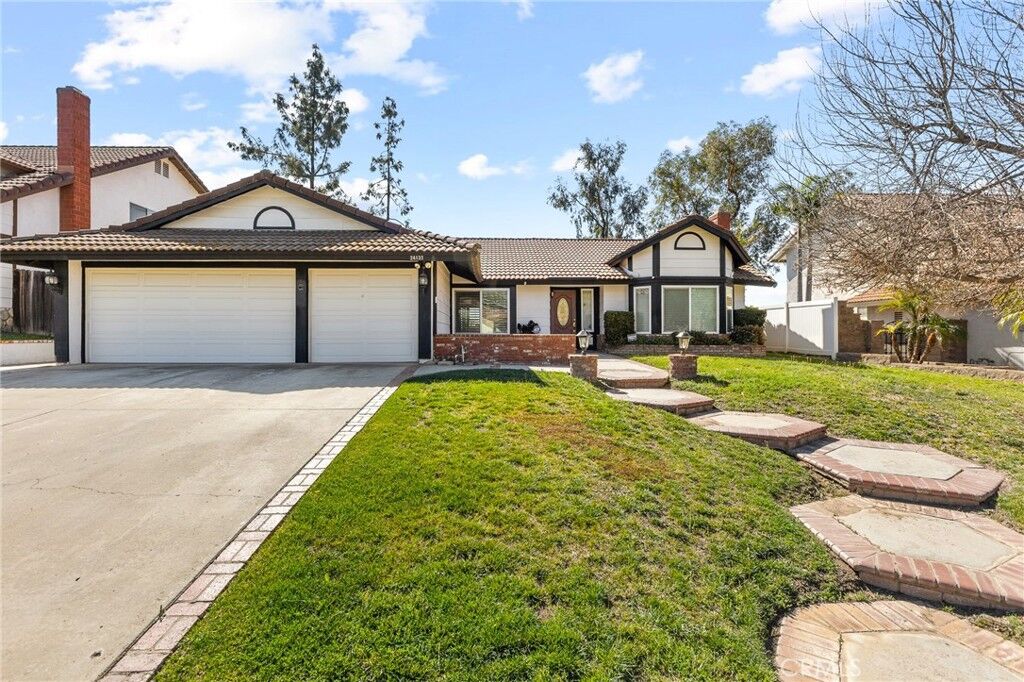 Property Photo:  24137 Pleasant Run Road  CA 92557 