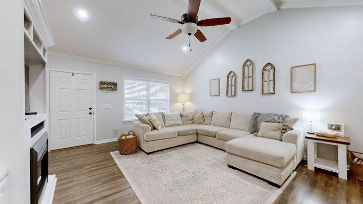 Property Photo:  205 Graydon St  TN 37160 