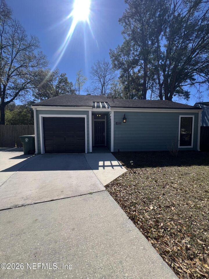 Property Photo:  4928 Astoria Court  FL 32217 