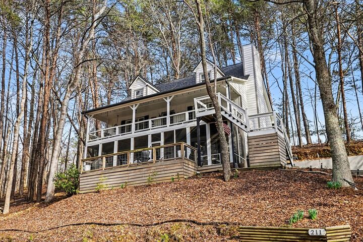 Property Photo:  211 Hillside Drive  GA 30183 