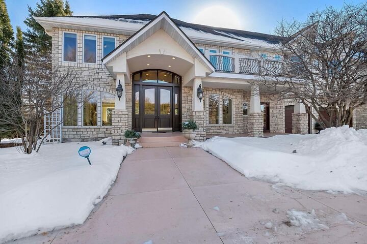 Property Photo:  2101 Timberwood Drive  MN 55317 