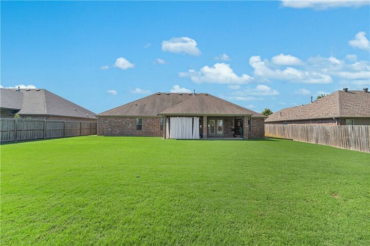 Property Photo:  1508 Parkside Circle  AR 72718 