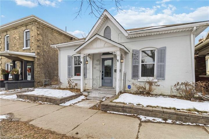 Property Photo:  200 Brant Avenue  ON N3T 3H9 