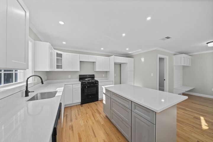 Property Photo:  6 Amandas Way 6  MA 02338 