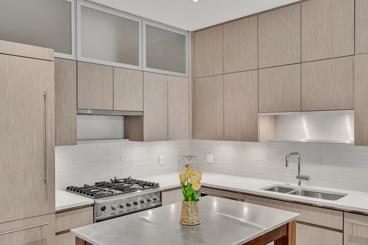 Property Photo:  43 Westland Ave 212  MA 02115 