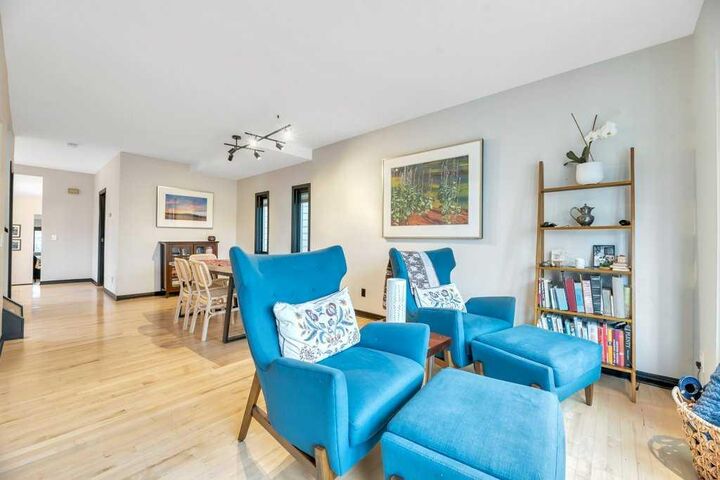 Property Photo:  1940 Broadview Road NW  AB T2N 3H7 